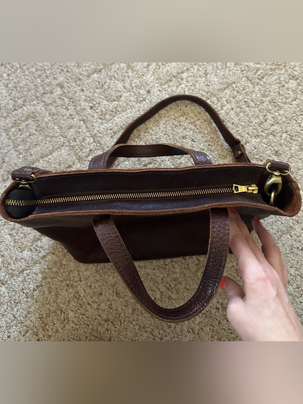 Portland Leather ‘Almost Perfect’ Medium Crossbody Tote - Picture 8 of 12